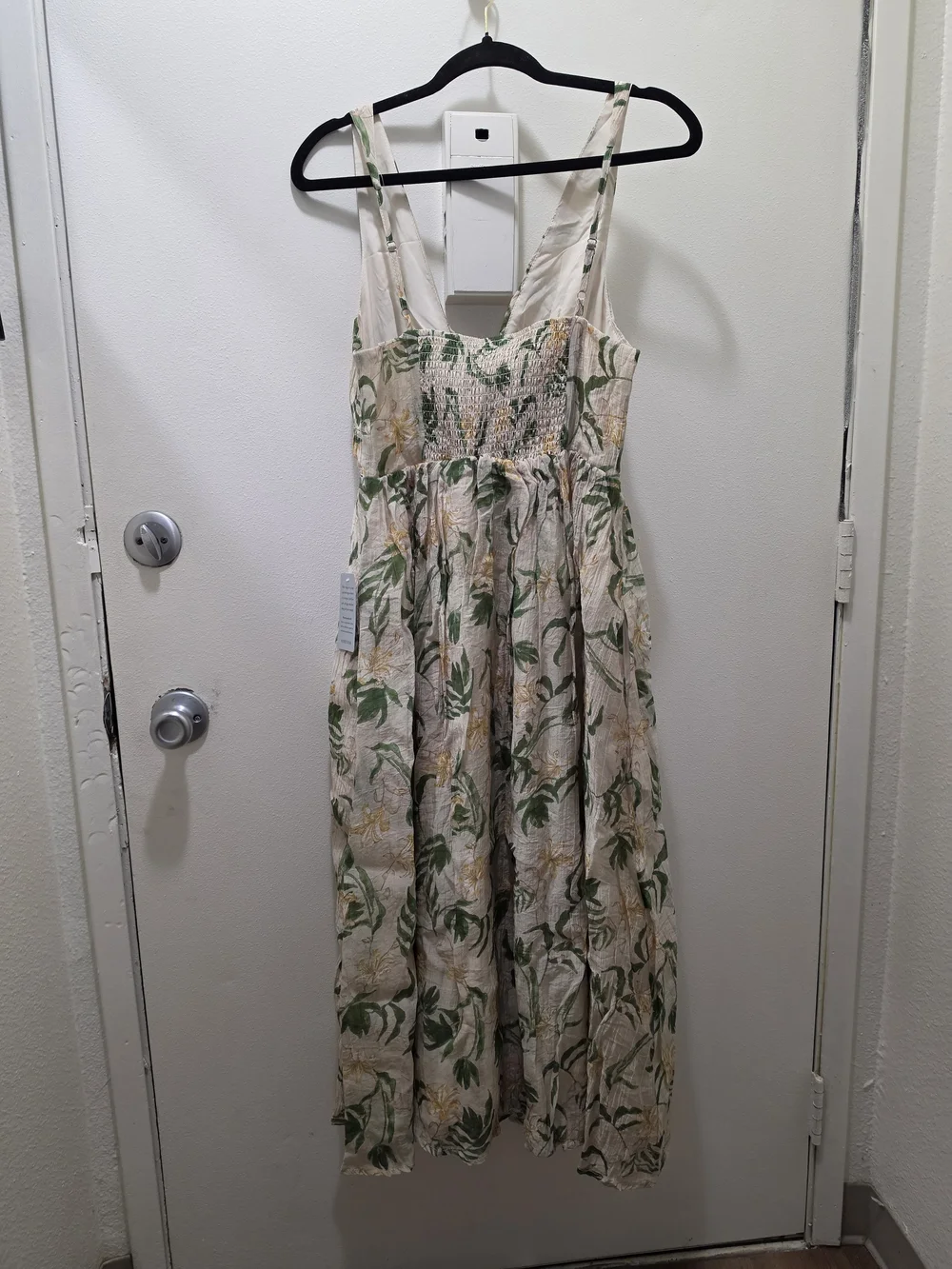 ​En Saison Floral Smocked Midi Dress with Fabric Tassels - NWT - Picture 8 of 14